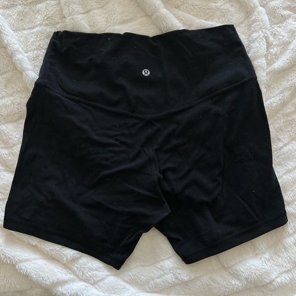 Lululemon Black Women's Shorts 10 - Picture 2 of 3